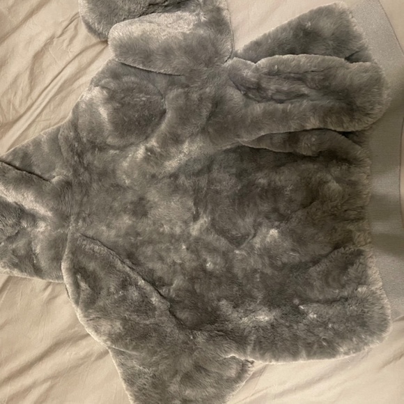 Fluffy faux fur hoody sweater grey - Picture 6 of 9